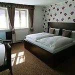 Alte Brennerei מלון 3*